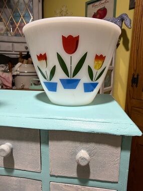 Fire king tulip grease jar milk glass